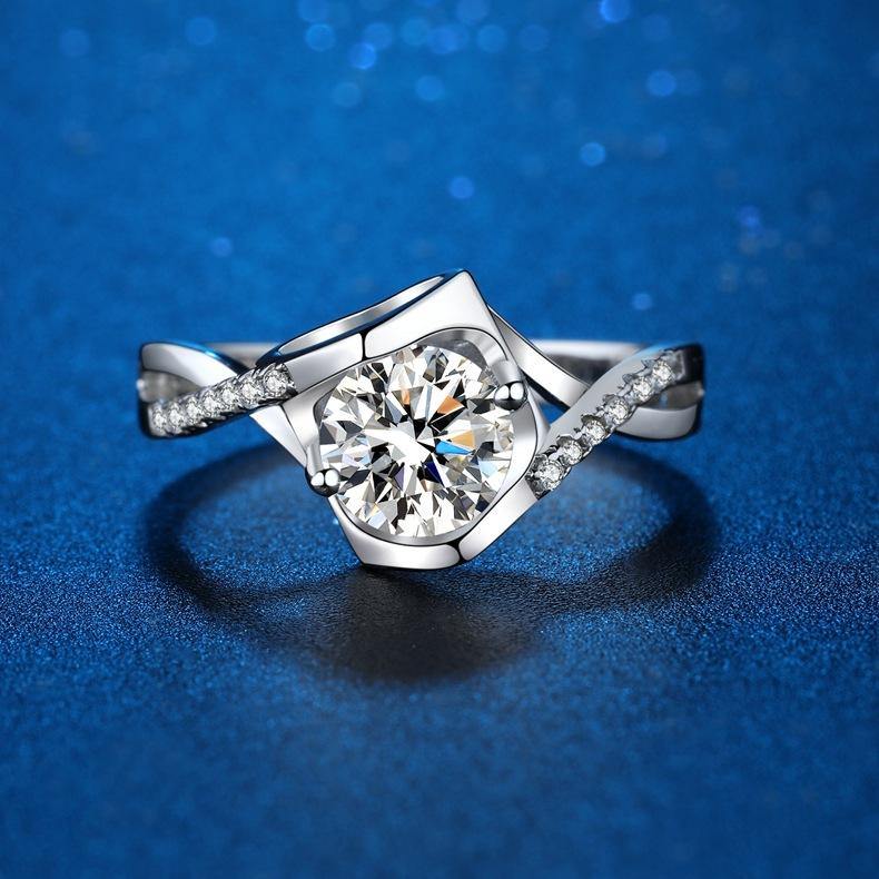 Angel kiss Round Moissanite Sterling Silver Ring - Image 3