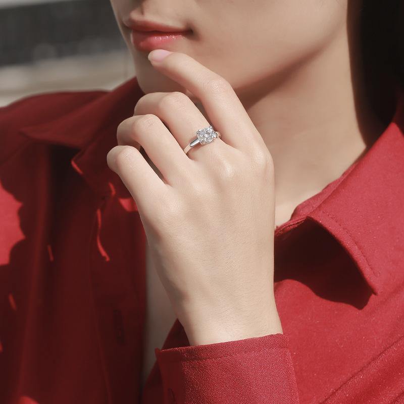 Solitaire Round Cut Moissanite Engagement Ring - Image 3