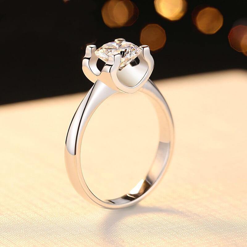 Solitaire Round Cut Moissanite Engagement Ring - Image 5